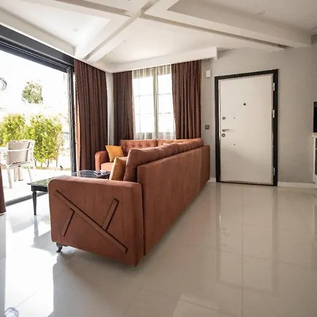 Homestay Yarasir Family *