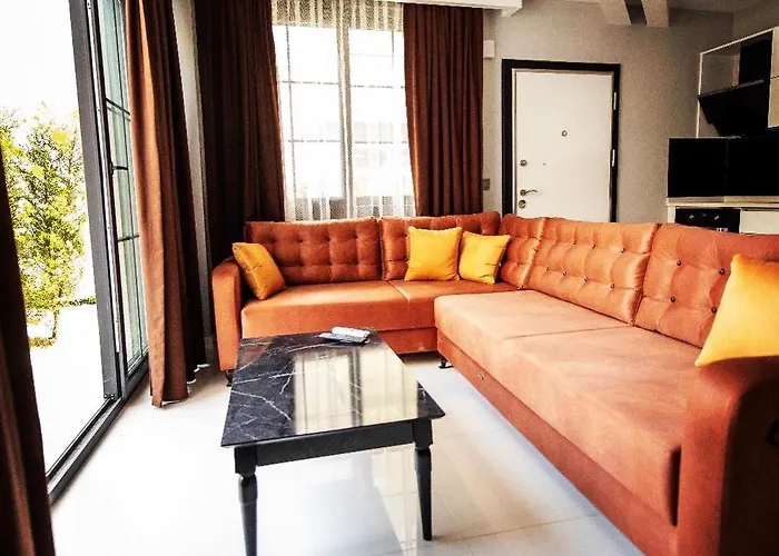 Gazde/Camere de închiriat Yarasir Family *