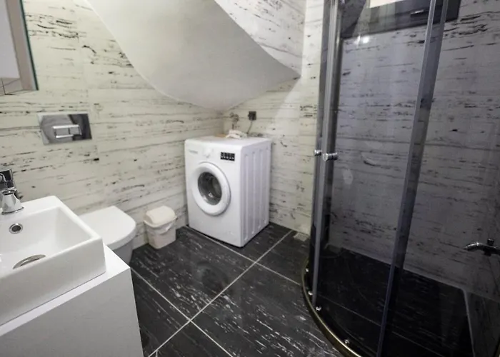 Yarasir Family Gazde/Camere de închiriat