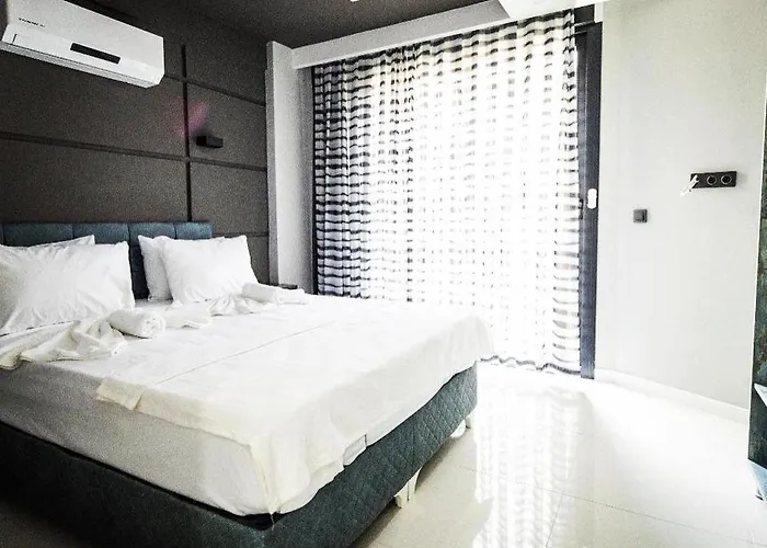 Yarasir Family Homestay *