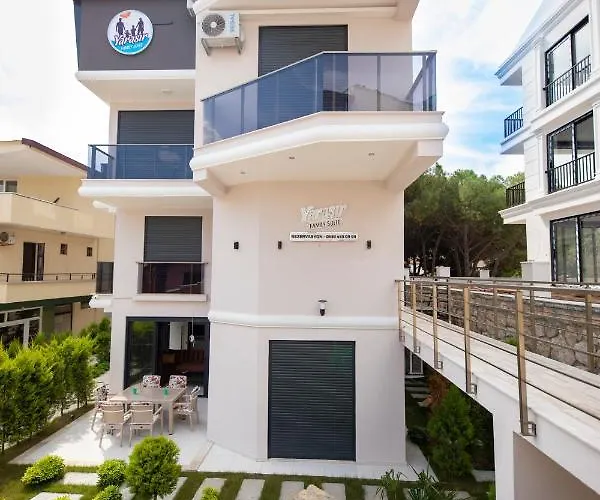 Yarasir Family Homestay